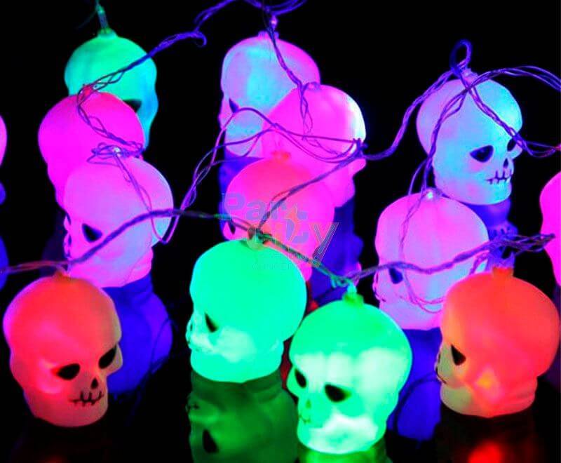 TIRA DE LED CON 8 CALAVERAS